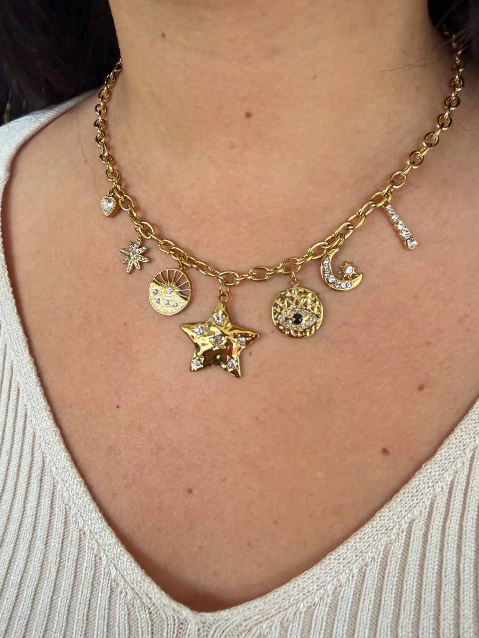 Collier Novella
