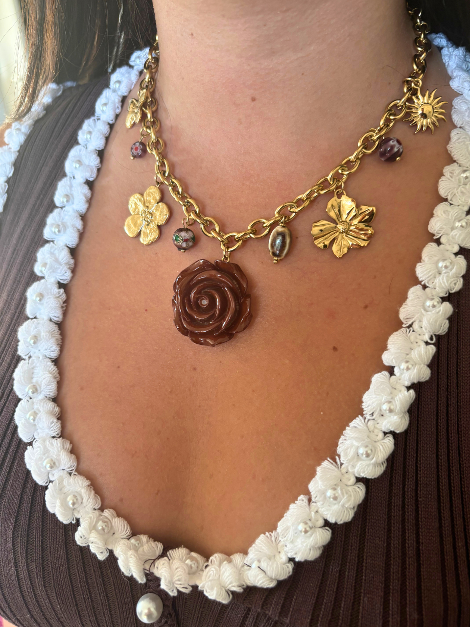 Collier Rose marron