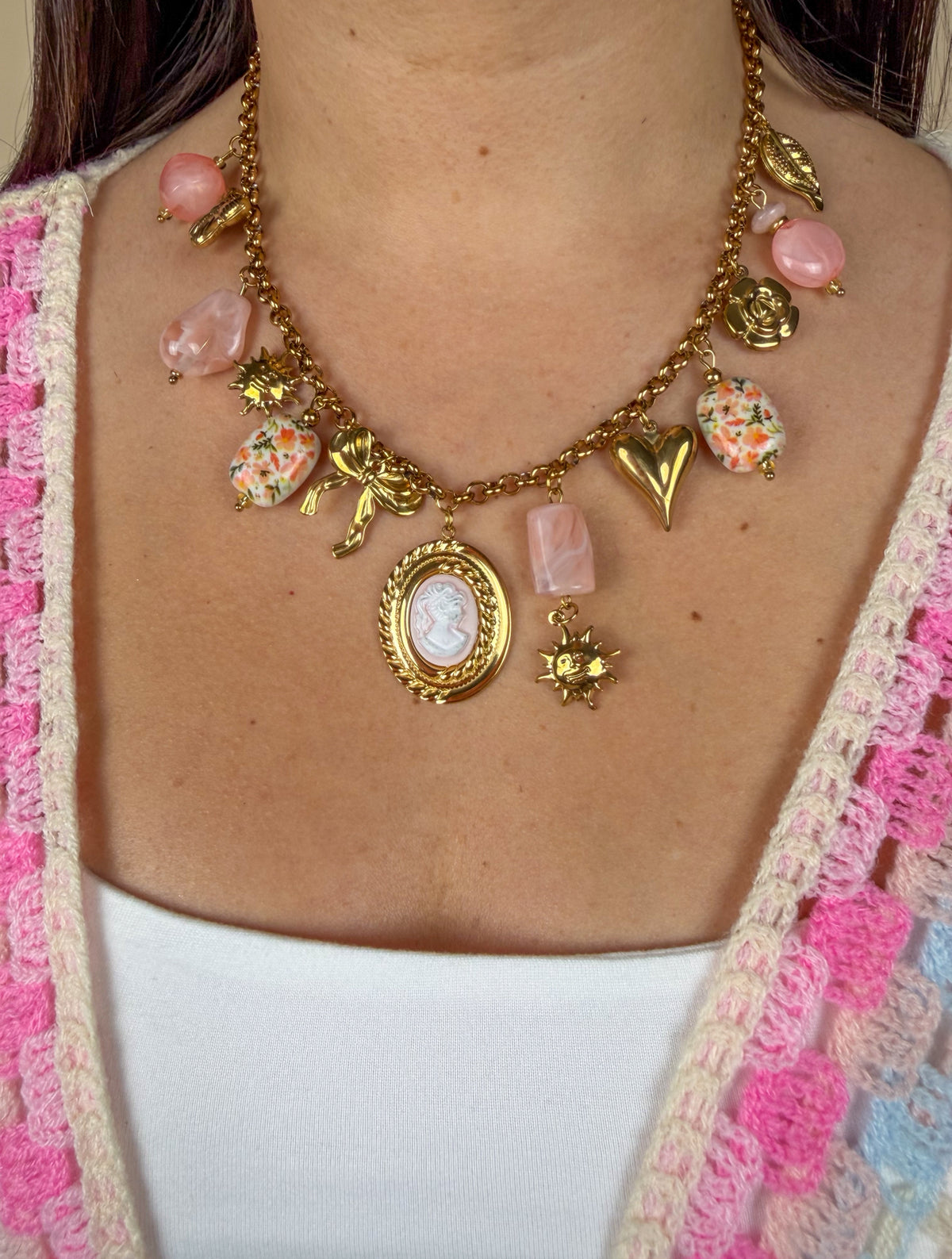 Collier Bridgerton rose