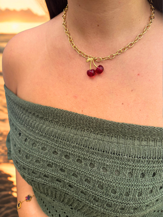 Collier Cherry