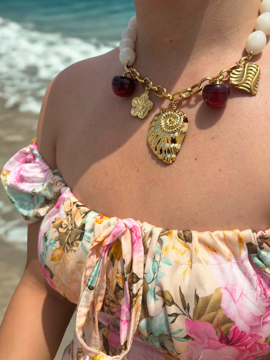 Collier Red summer