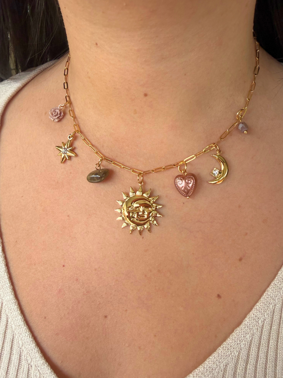 Collier Alvi