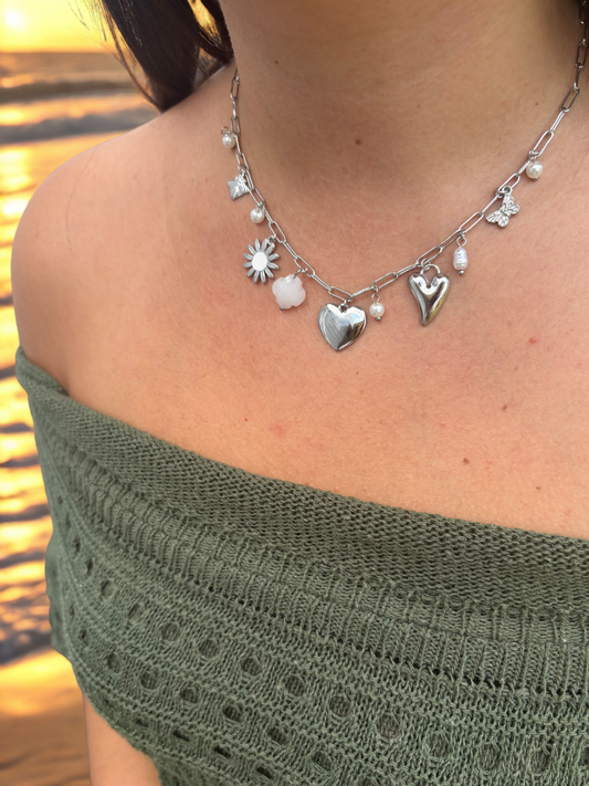Collier Nola